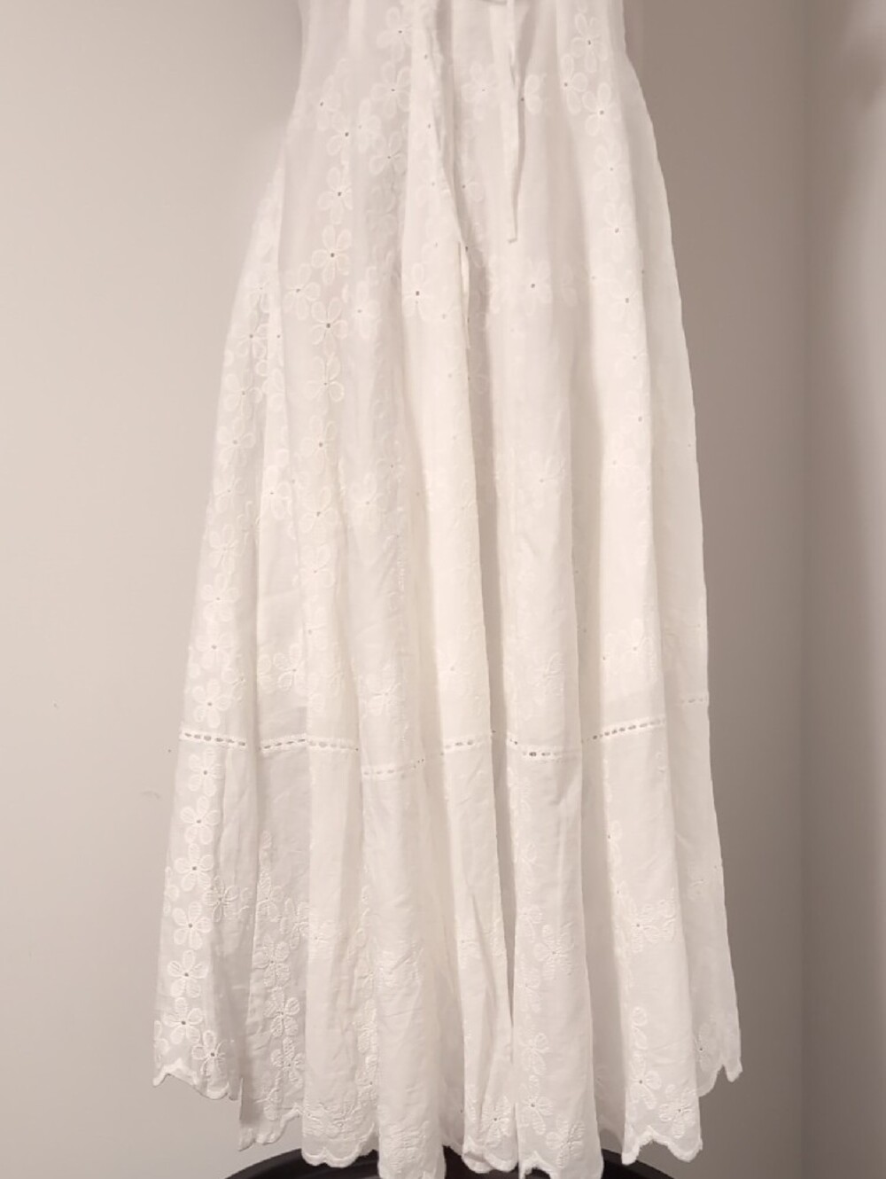 White Off-Shoulder Eyelet Maxi Dress - Thepeachy - Picture 3 of 5